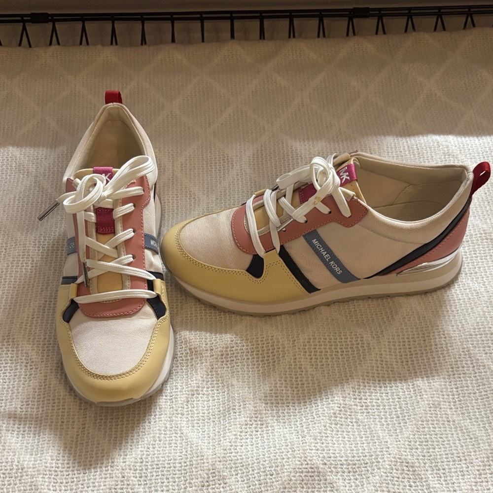 Like new beautiful classy sized 9 women’s Michael Kors Sneakers